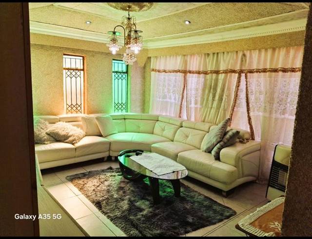 3 BEDROOM HOUSE FOR SALE IN MANKWENG